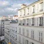 Cozy Studio - Eiffel Tower - Sleeps 2P